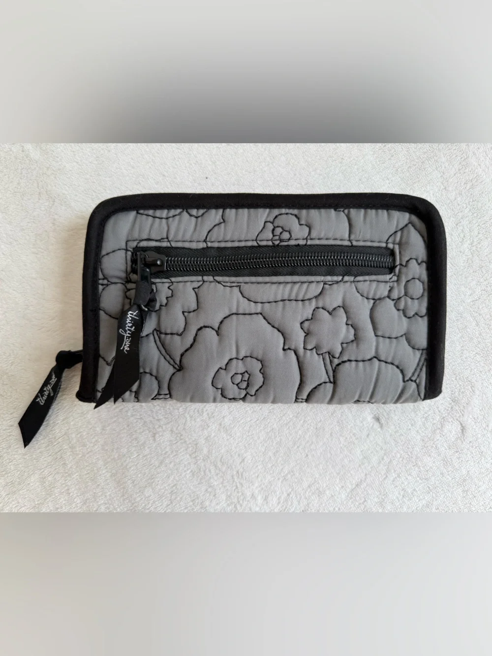 Thirty-One 31 Quilted Zip Around Wallet Floral Gray Black Poppy Retired